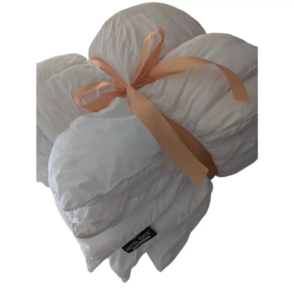 NWOT! HOTEL SUITE! PURE WHITE DOWN ALTERNATIVE, HYPOALLERGENIC COMFORTER! FULL
